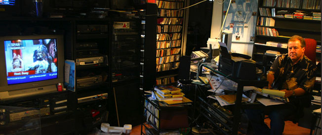 photo of David Bianculli in his den